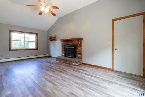 15 Kennedy Road Windsor CT 06095
