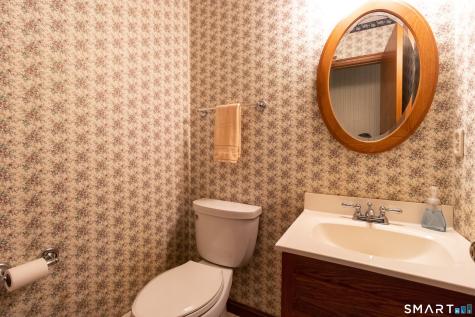 15 Kennedy Road Windsor CT 06095