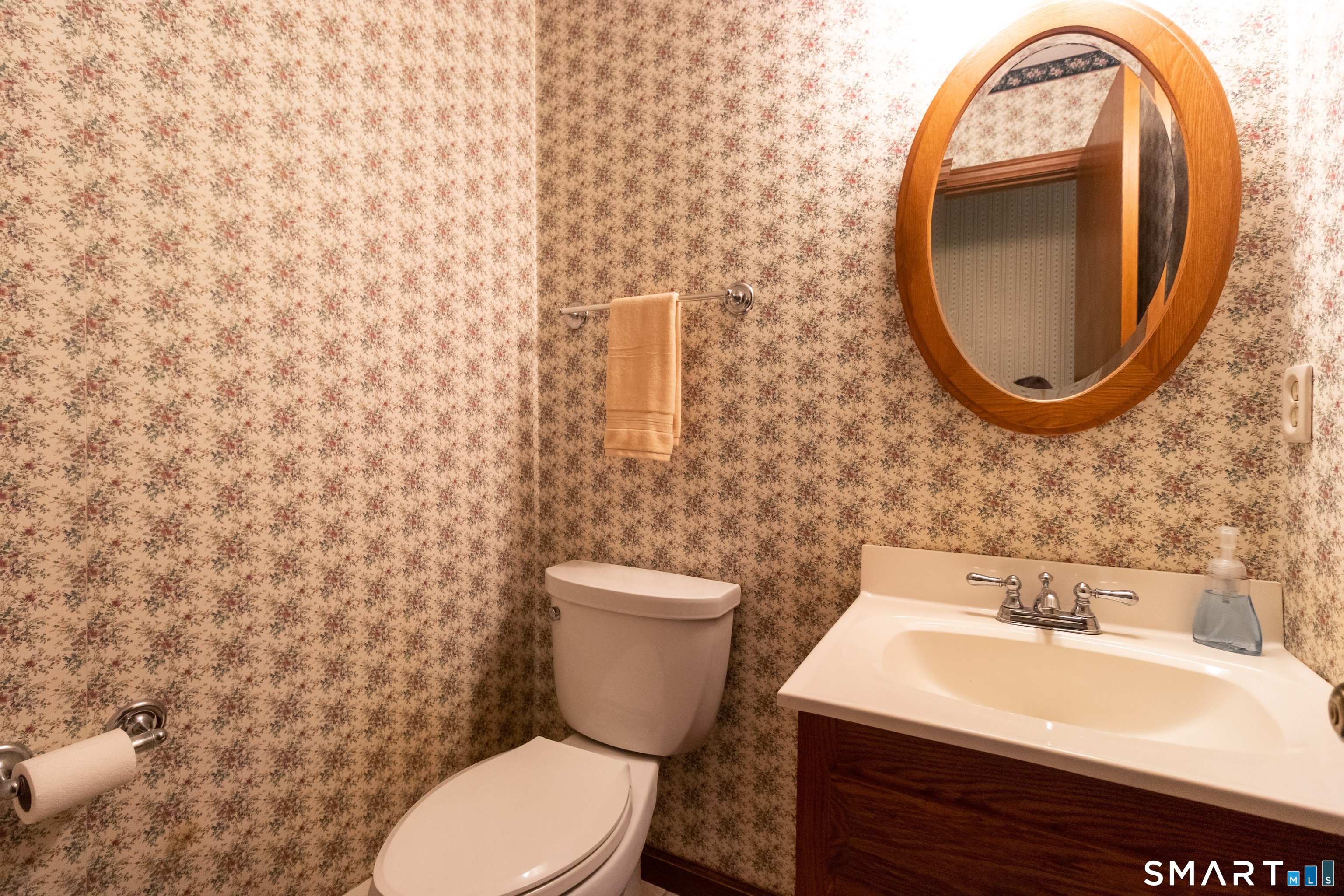 15 Kennedy Road Windsor CT 06095