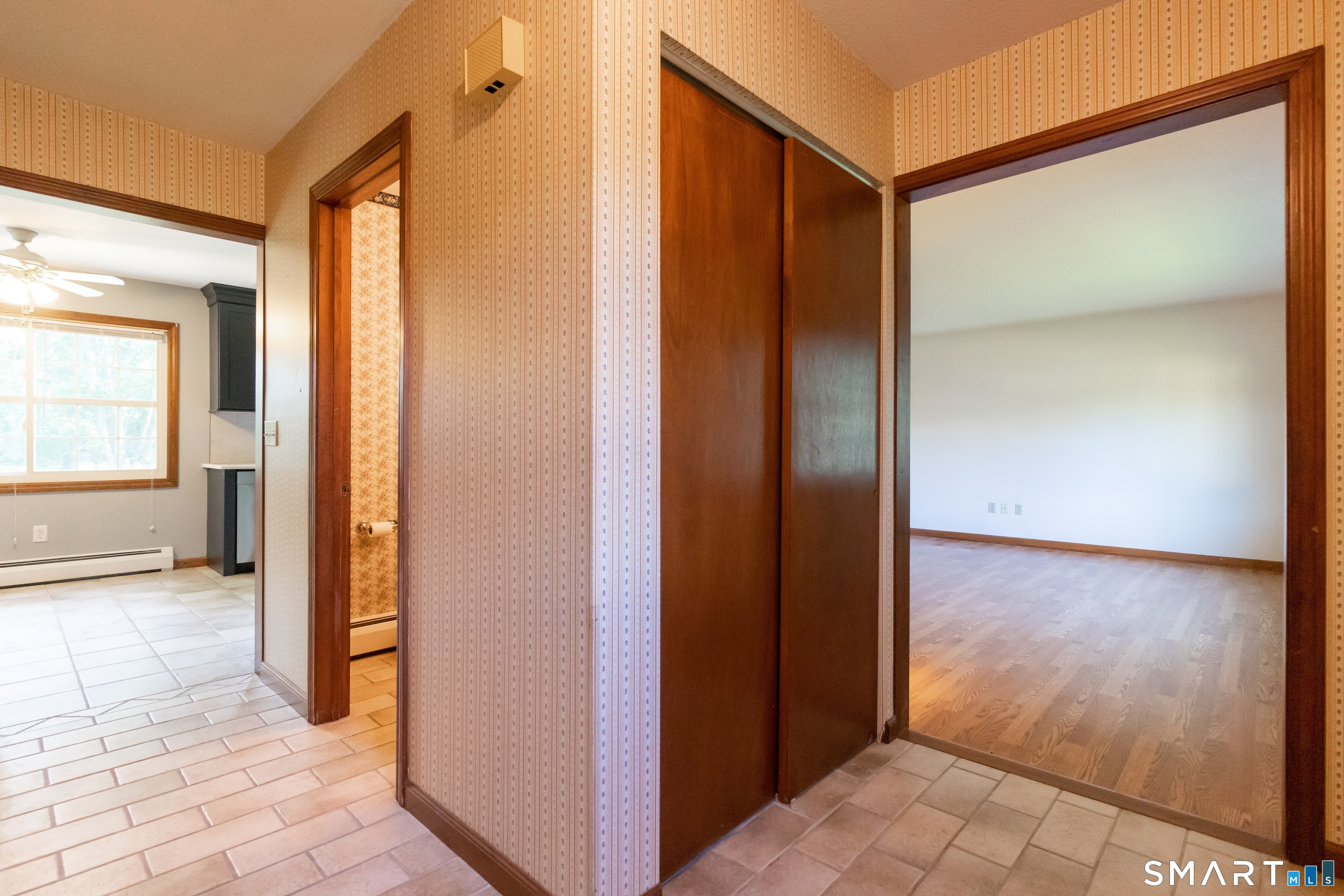 15 Kennedy Road Windsor CT 06095