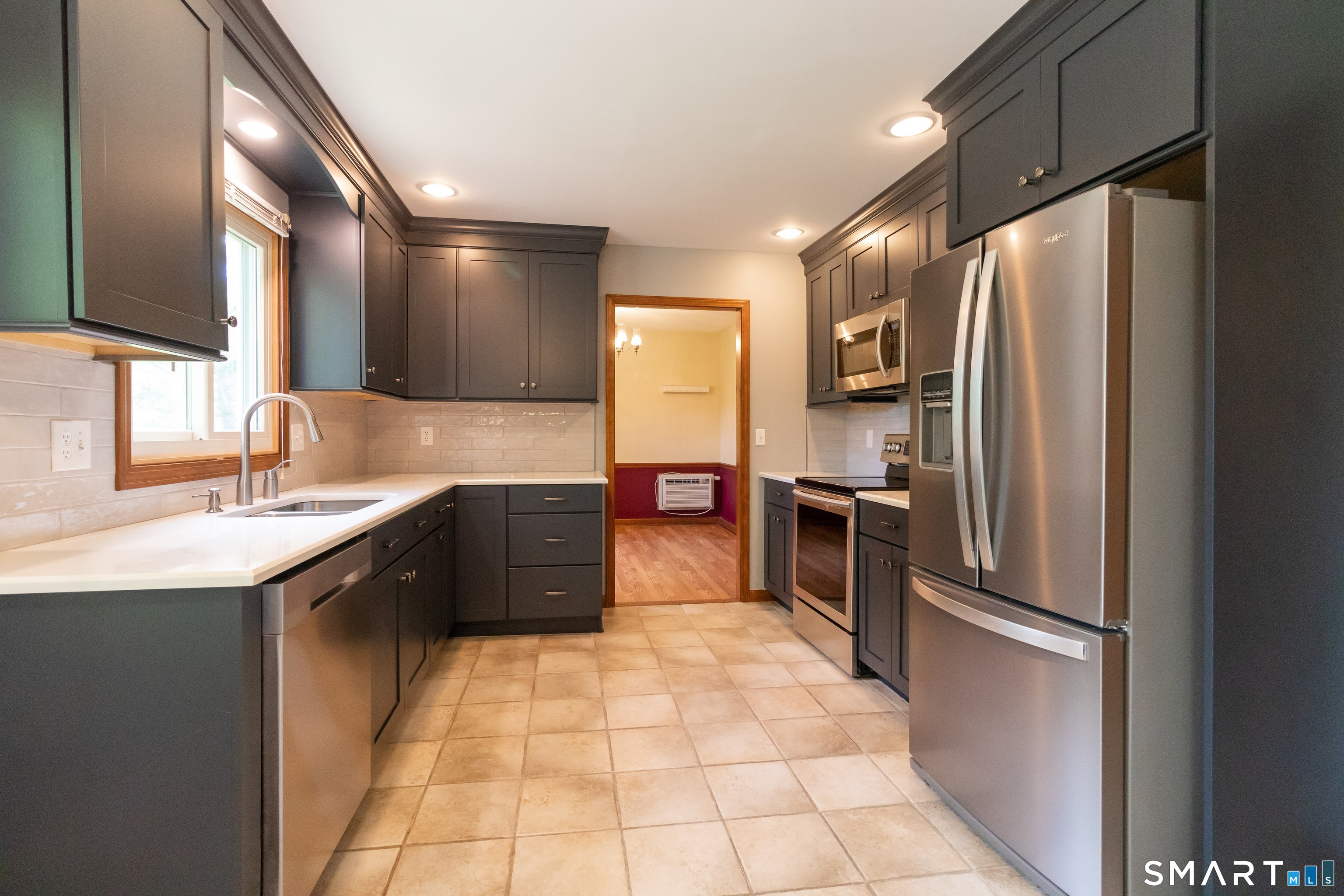 15 Kennedy Road Windsor CT 06095