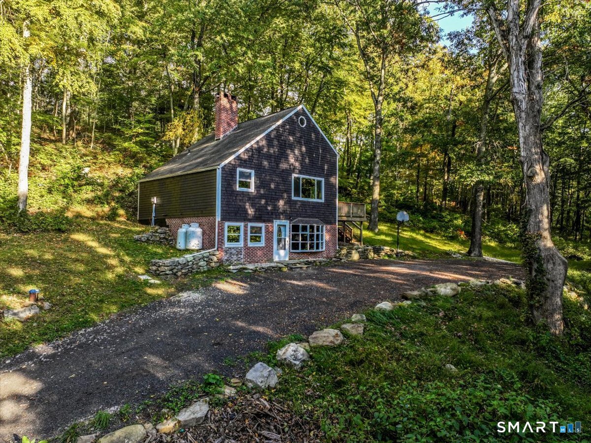 16 Ironwood Lane New Milford CT 06776