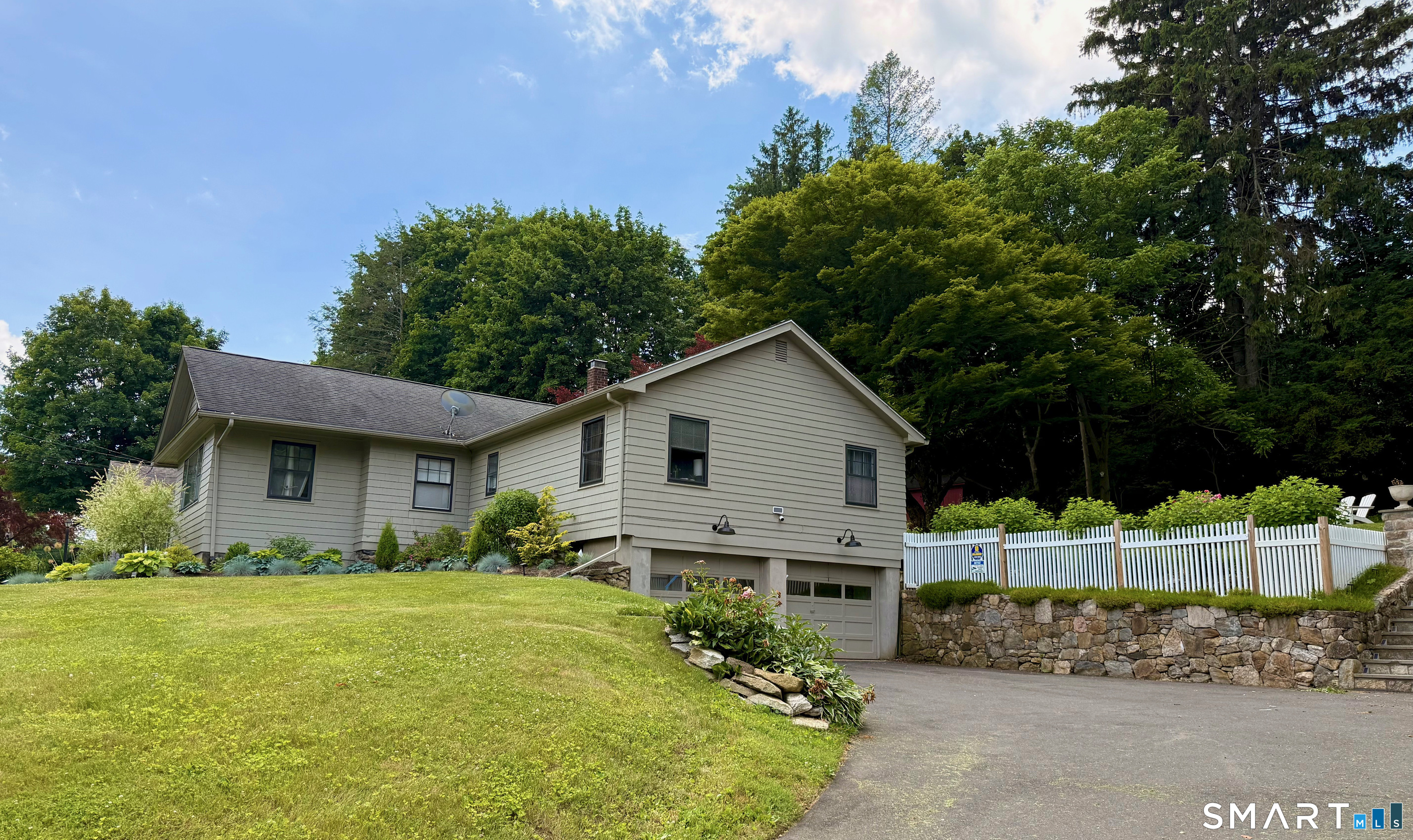 5 Hanover Road Newtown CT 06470