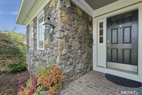 29 Cambridge Court Middlebury CT 06762