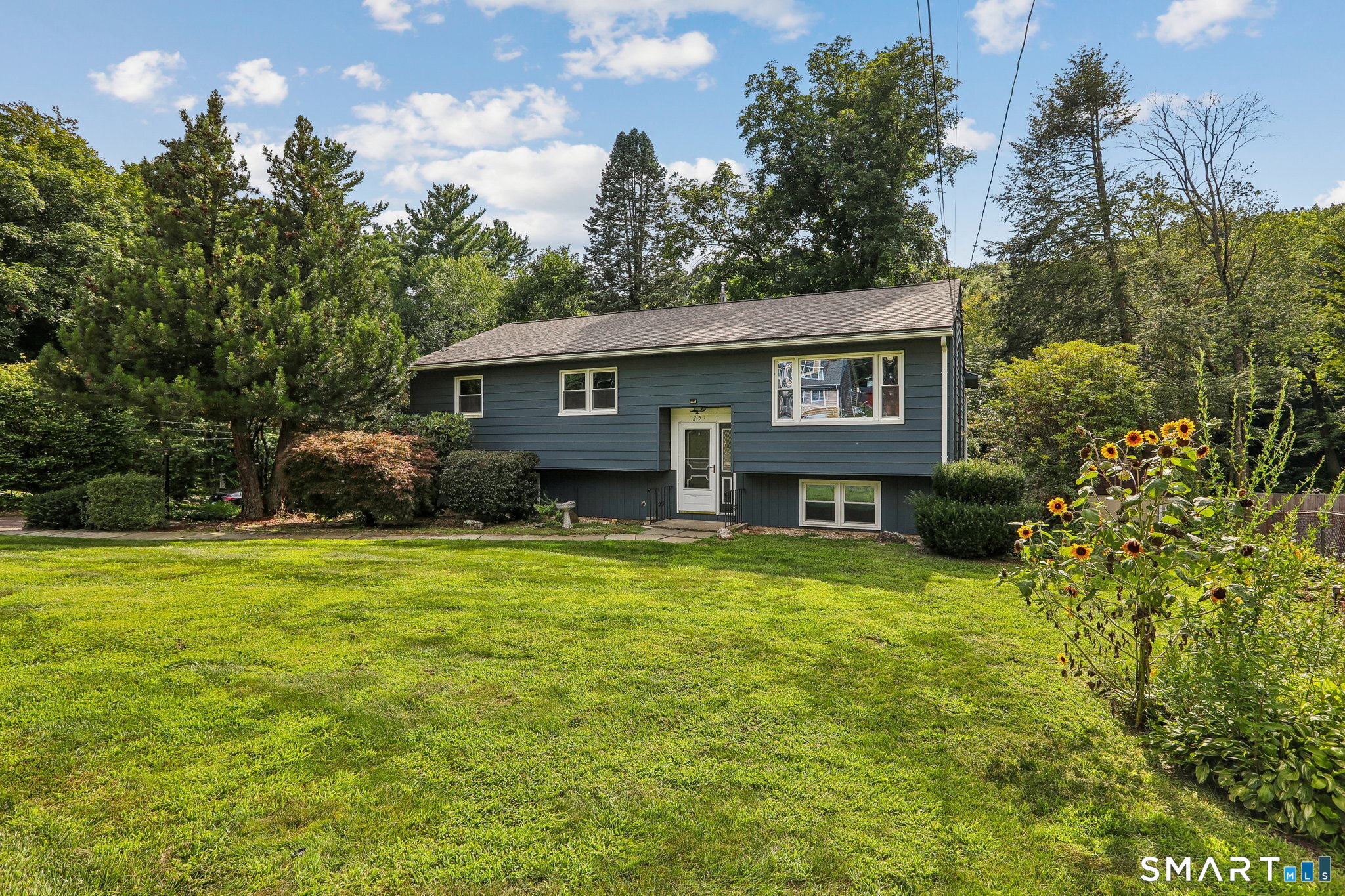 25 Woodbury Drive Danbury CT 06811