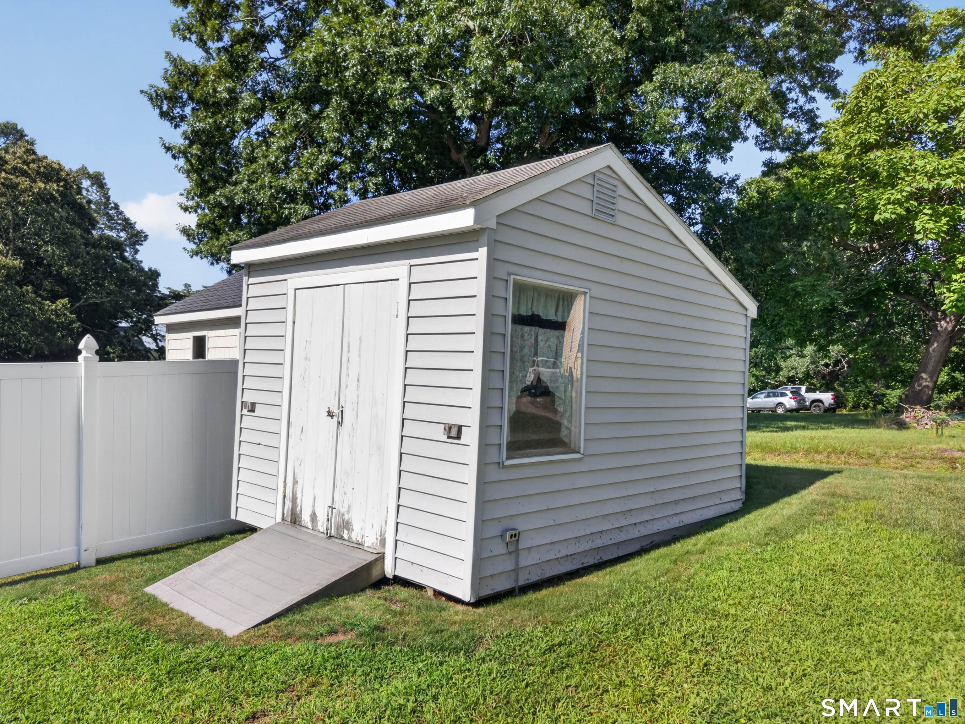 9 West Road East Lyme CT 06357