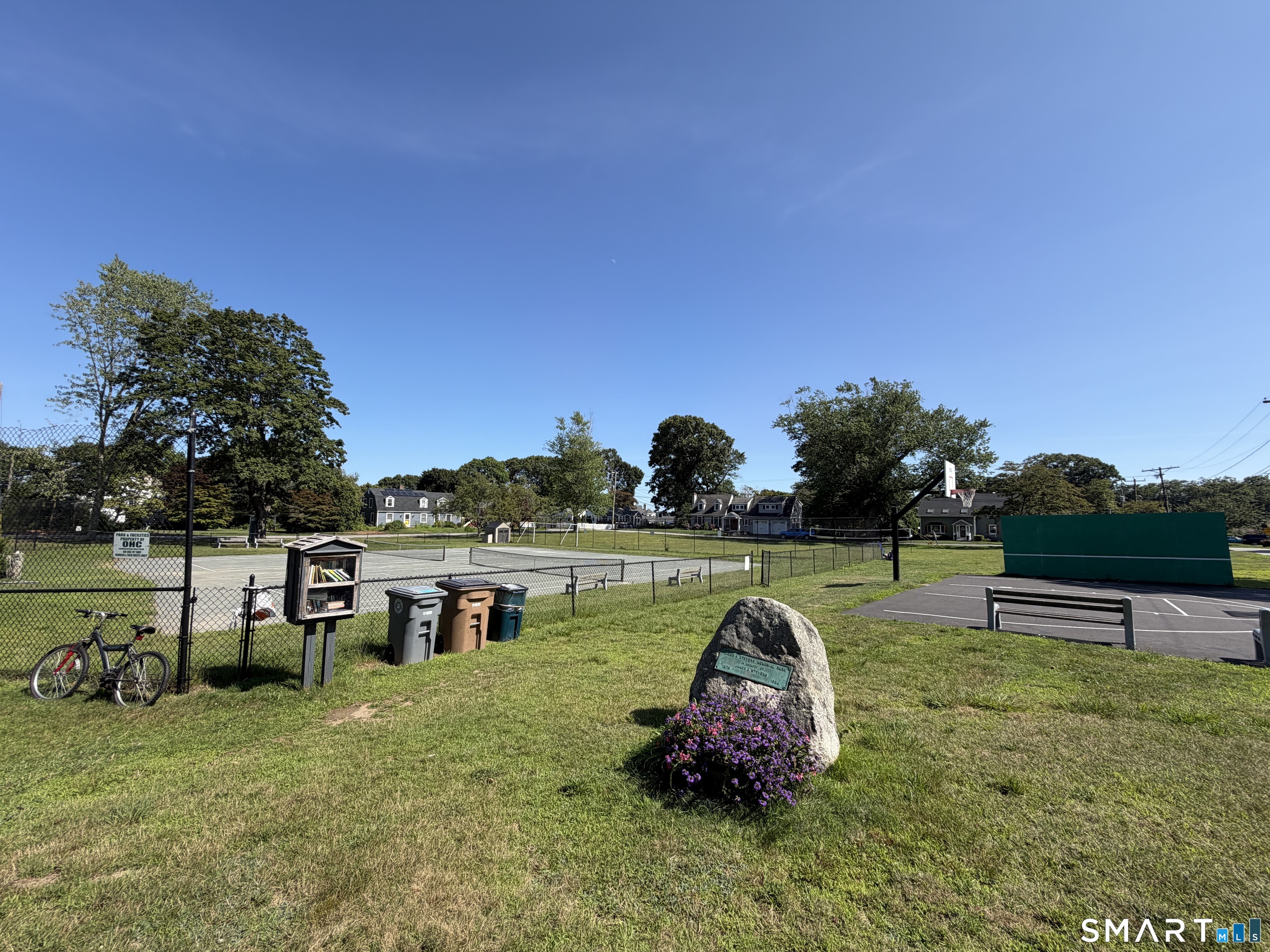 9 West Road East Lyme CT 06357