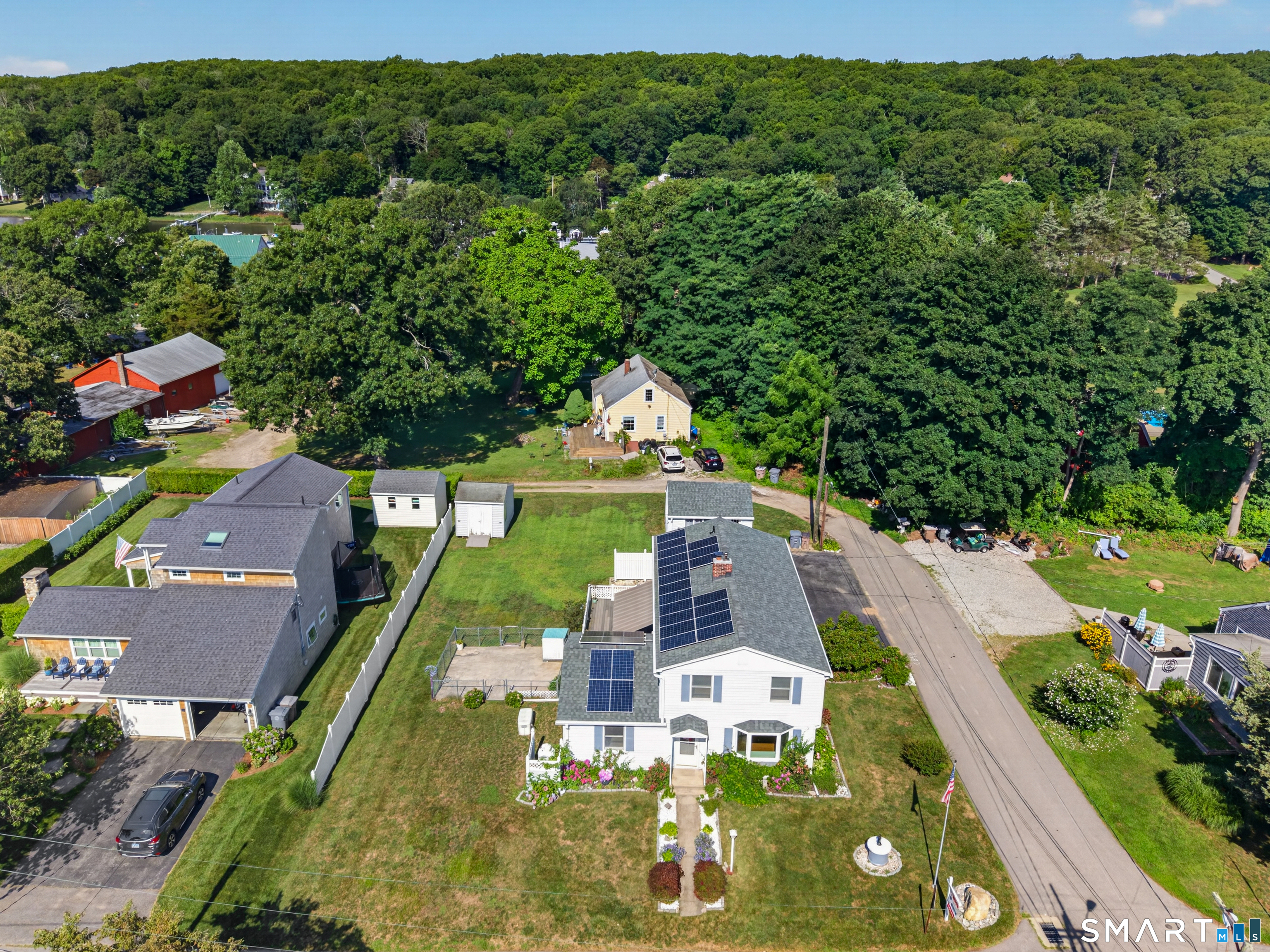9 West Road East Lyme CT 06357