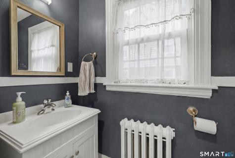 198 Auburn Road West Hartford CT 06119