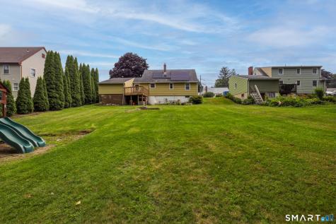 18 Leslie Court Bristol CT 06010
