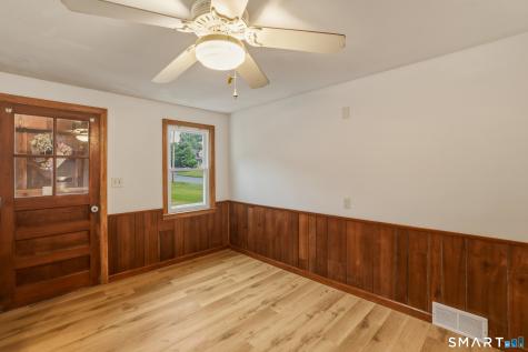 18 Leslie Court Bristol CT 06010