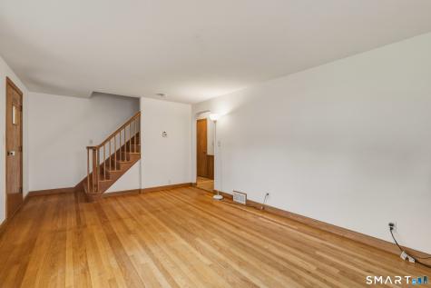 18 Leslie Court Bristol CT 06010