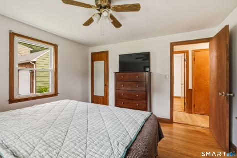 18 Leslie Court Bristol CT 06010