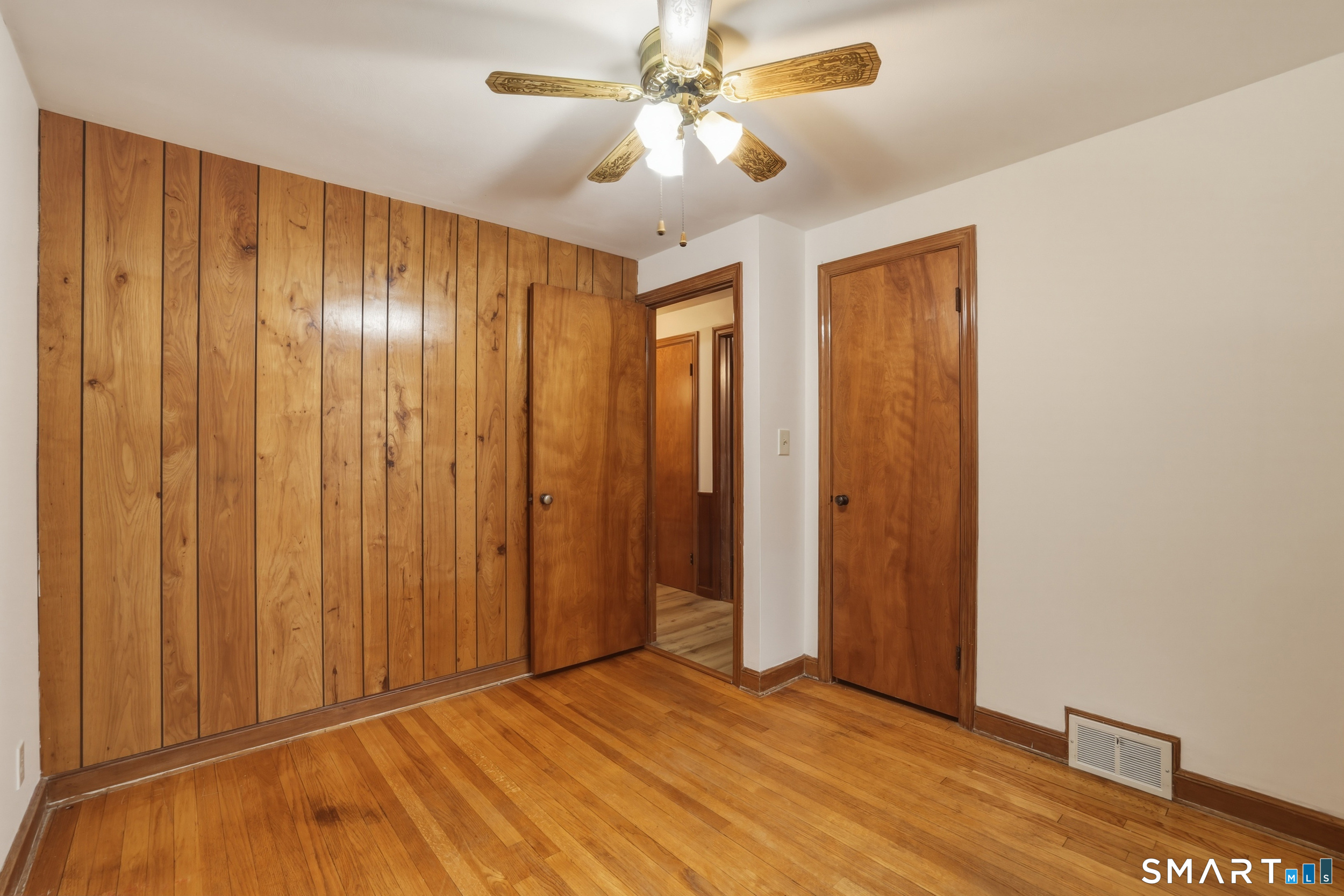 18 Leslie Court Bristol CT 06010