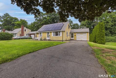 18 Leslie Court Bristol CT 06010
