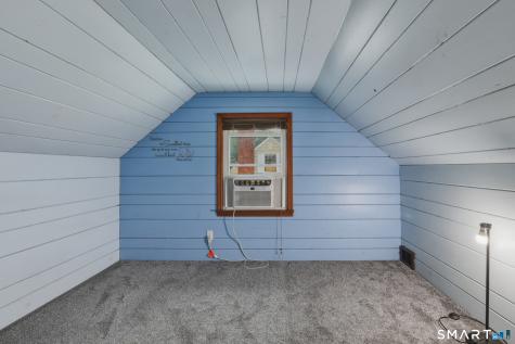 18 Leslie Court Bristol CT 06010