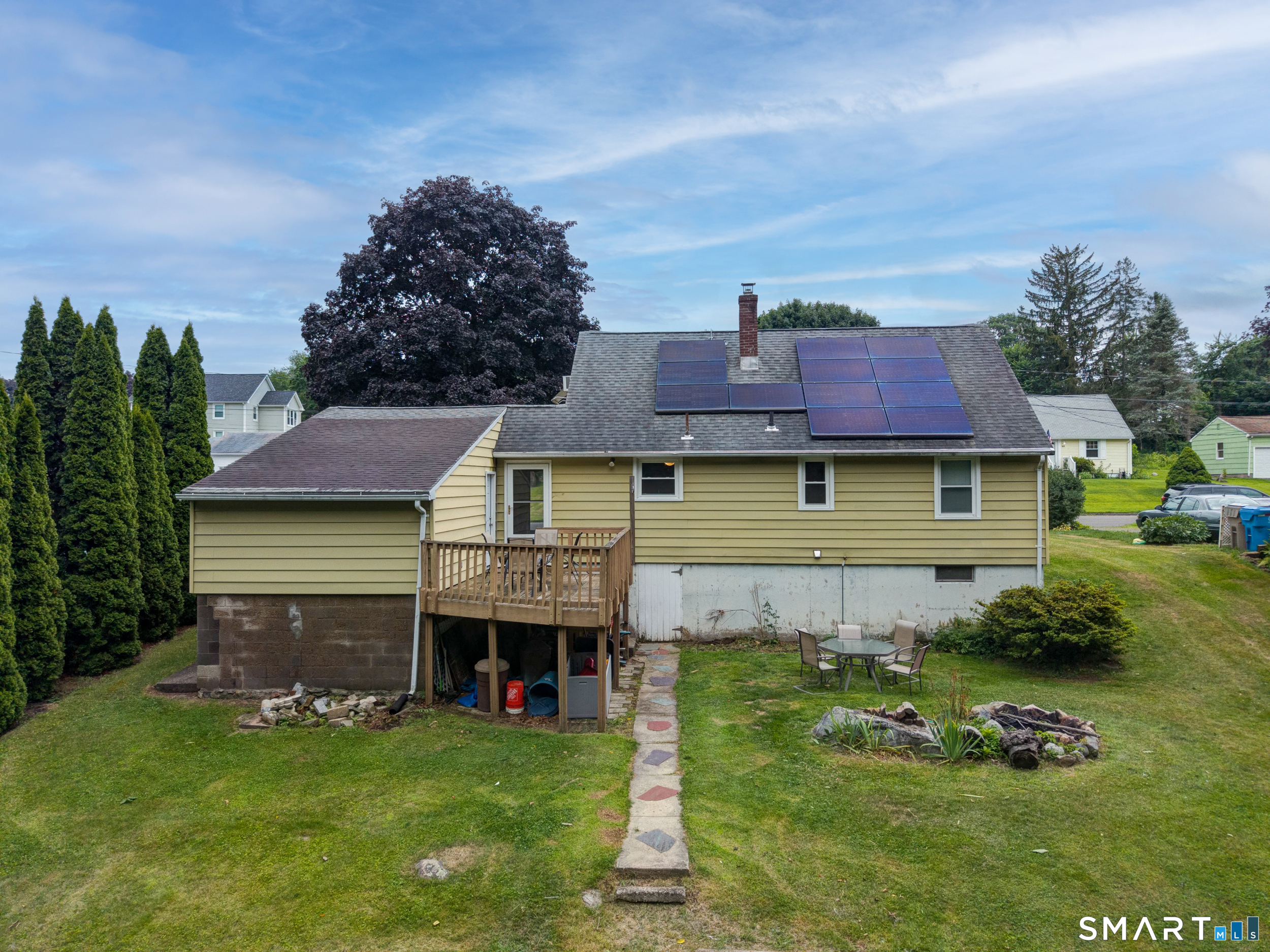 18 Leslie Court Bristol CT 06010