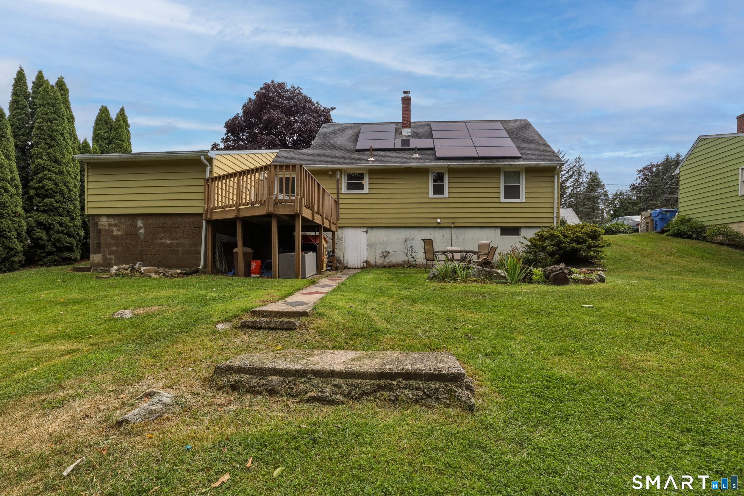 18 Leslie Court Bristol CT 06010
