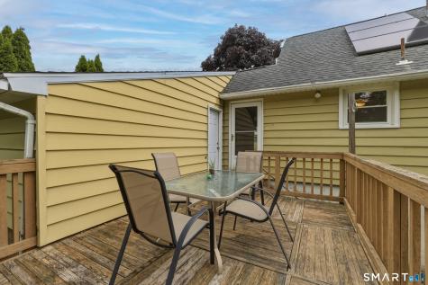 18 Leslie Court Bristol CT 06010