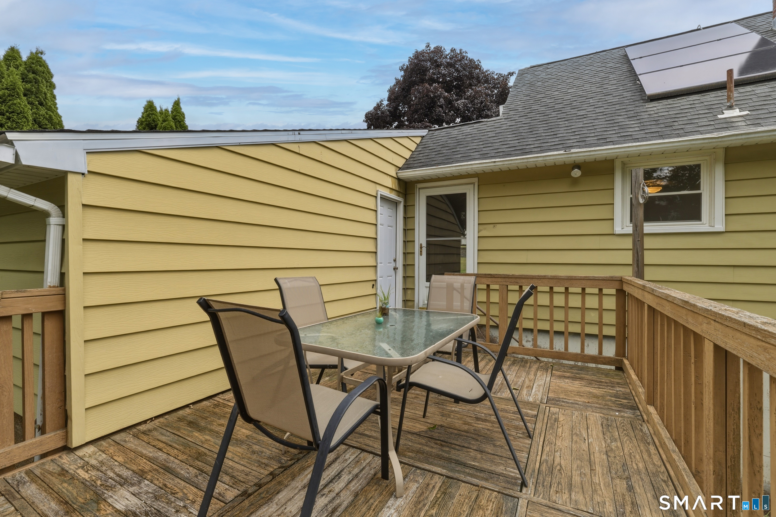 18 Leslie Court Bristol CT 06010