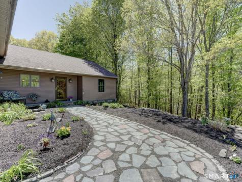 123 Round Hill Road Middletown CT 06457