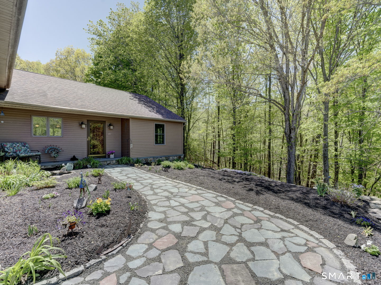 123 Round Hill Road Middletown CT 06457
