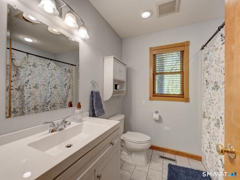123 Round Hill Road Middletown CT 06457