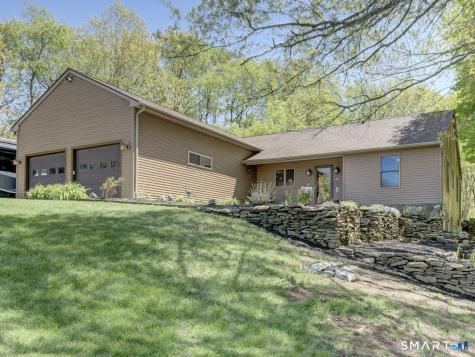 123 Round Hill Road Middletown CT 06457