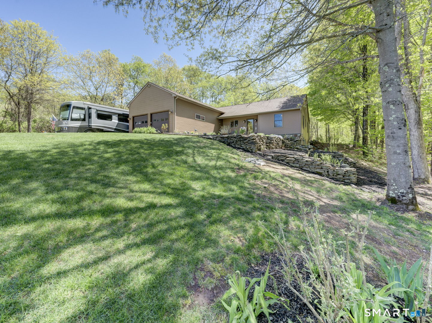 123 Round Hill Road Middletown CT 06457