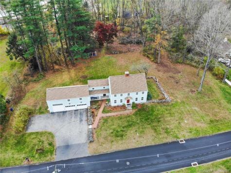 11 Boulevard Newtown CT 06470