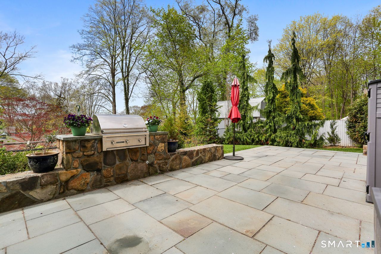 211 Lloyd Drive Fairfield CT 06825