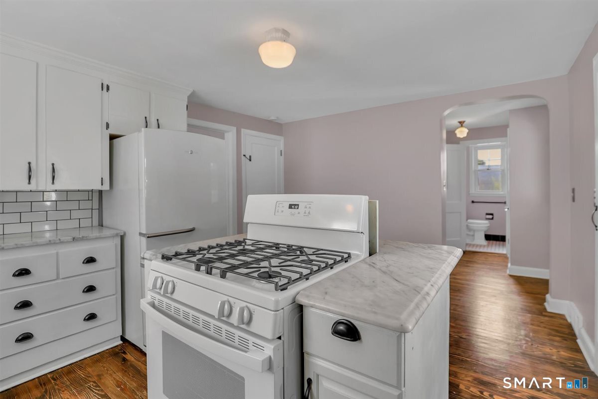 17 Crown Street Bristol CT 06010