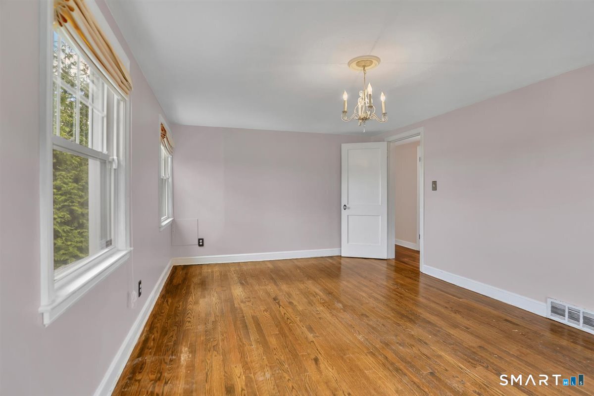 17 Crown Street Bristol CT 06010