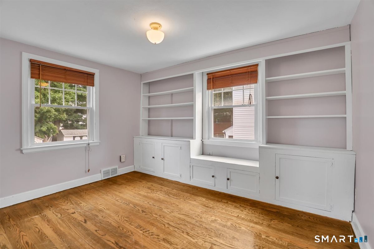 17 Crown Street Bristol CT 06010