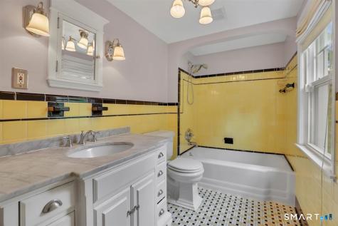 17 Crown Street Bristol CT 06010
