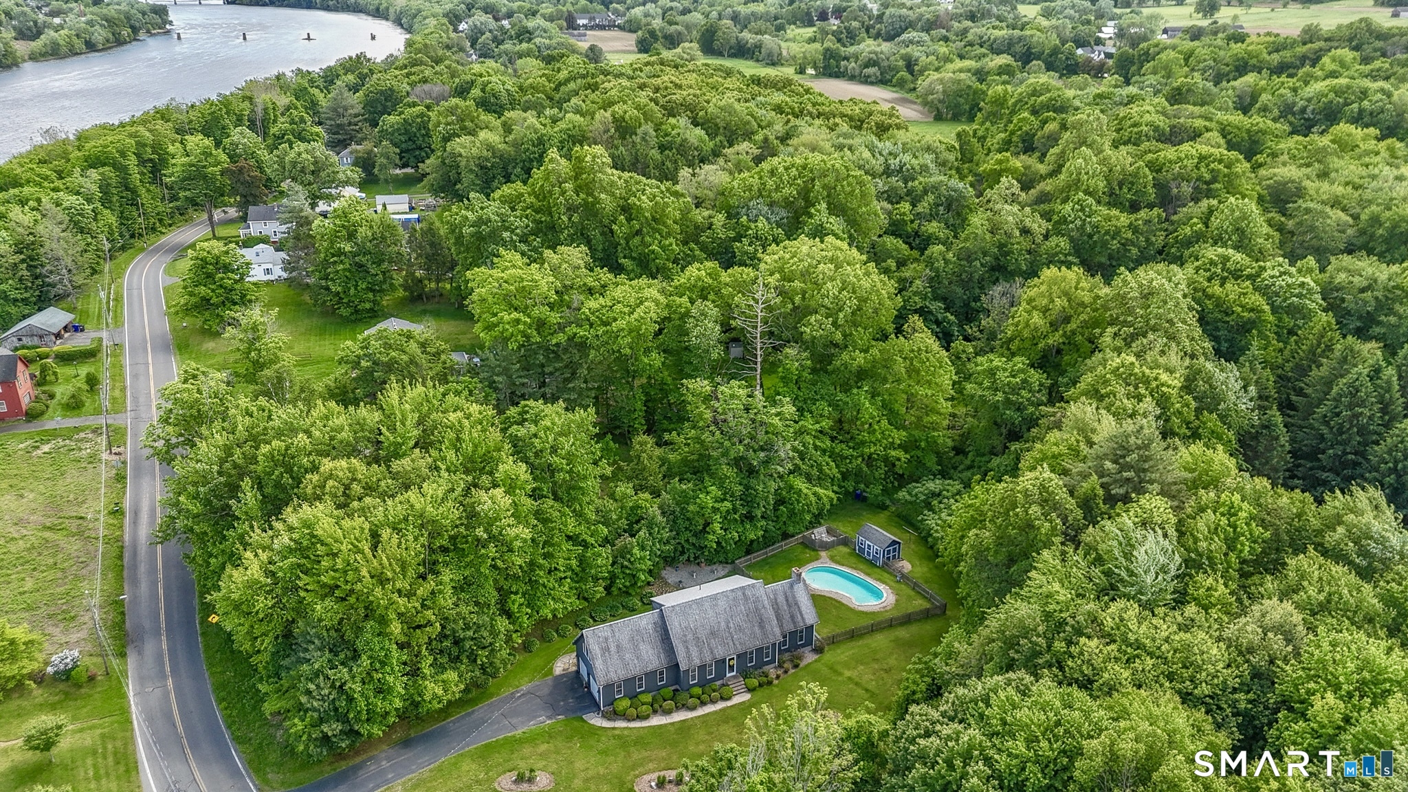 1159 River Boulevard Suffield CT 06078