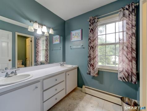 20 Christine Lane South Windsor CT 06074