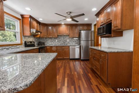 86 Simsbury Manor Drive Simsbury CT 06089