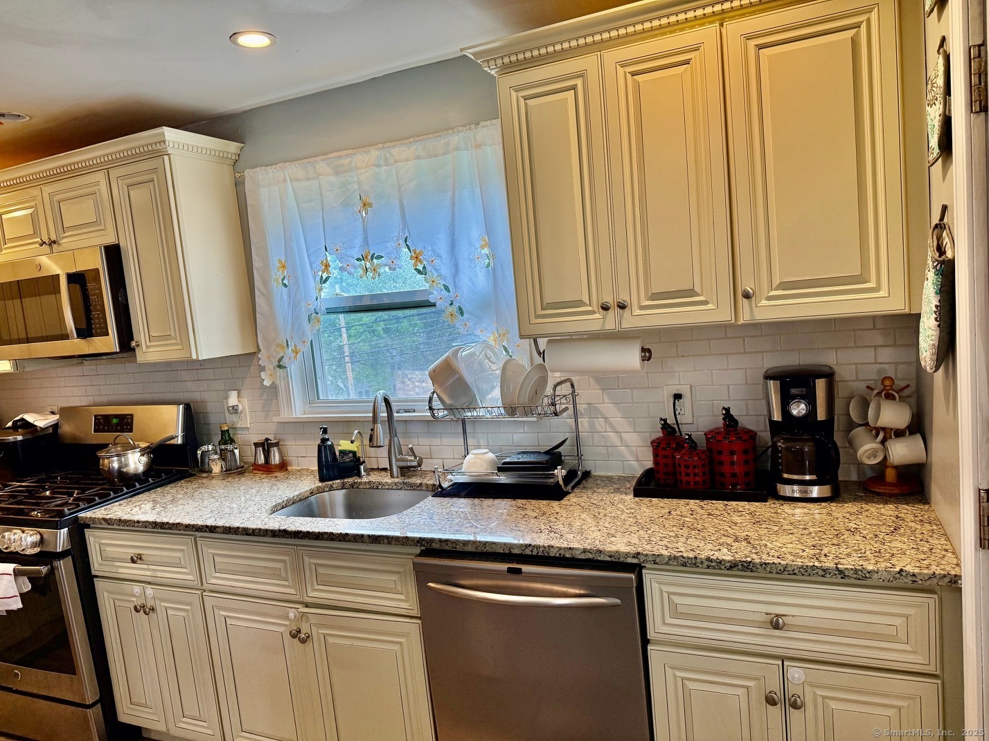 15 Edwards Street Bridgeport CT 06606