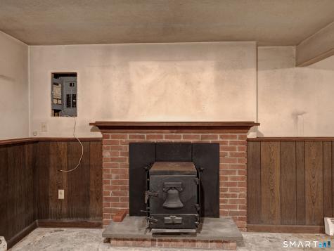 24 Tunxis Road Bristol CT 06010