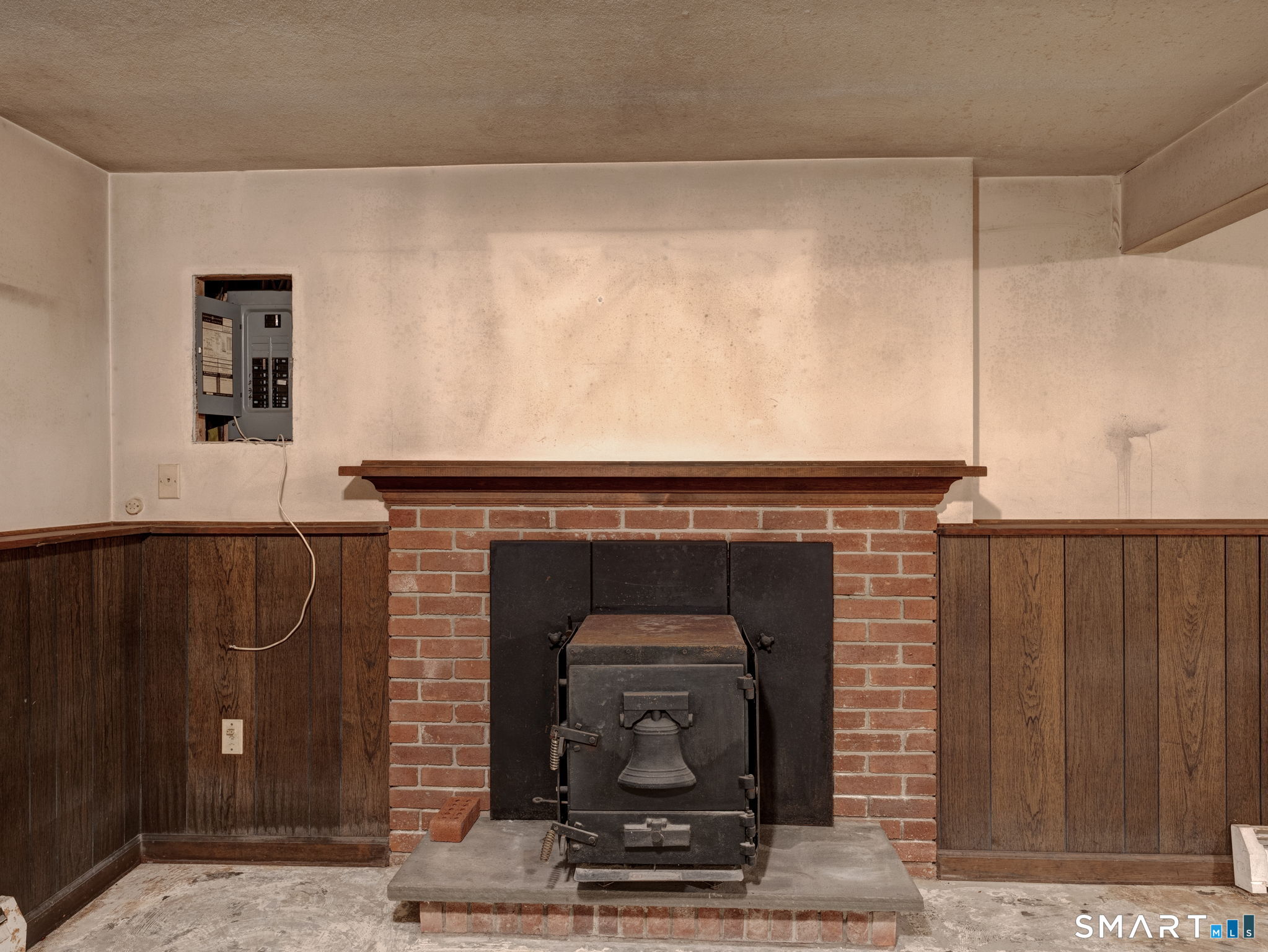 24 Tunxis Road Bristol CT 06010