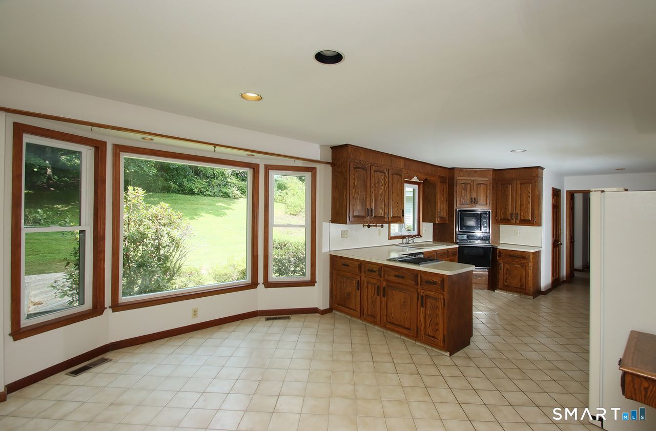 328 Saybrook Road Orange CT 06477