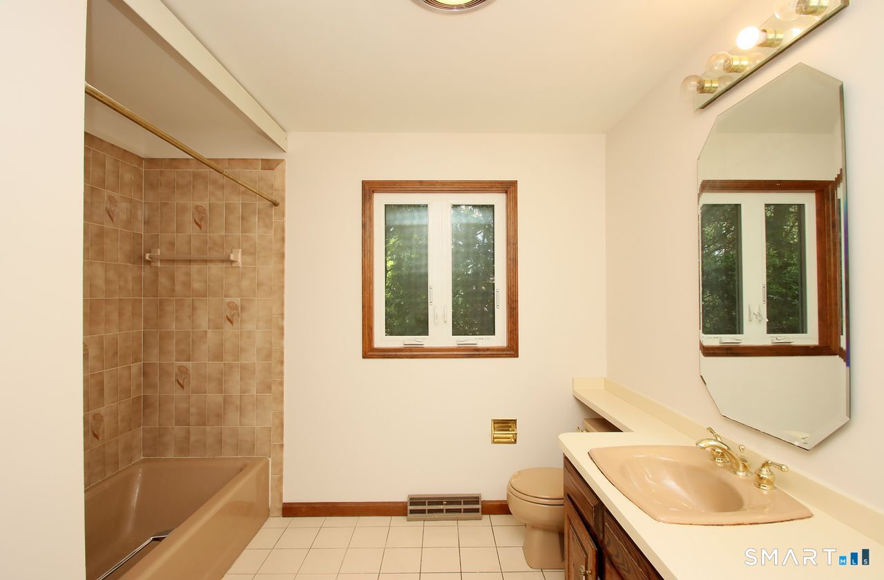 328 Saybrook Road Orange CT 06477