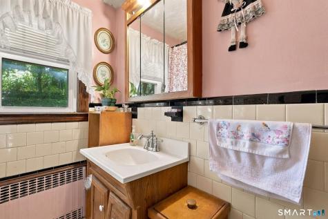 34 Bradley Avenue Meriden CT 06451