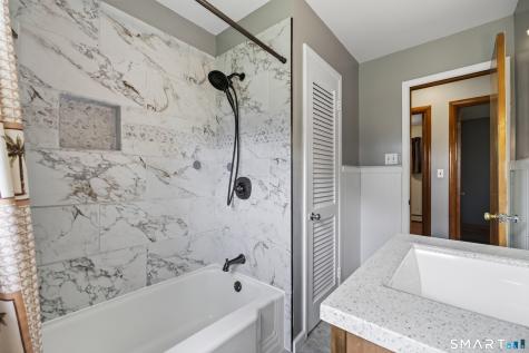 22 Sixth Avenue Waterford CT 06385