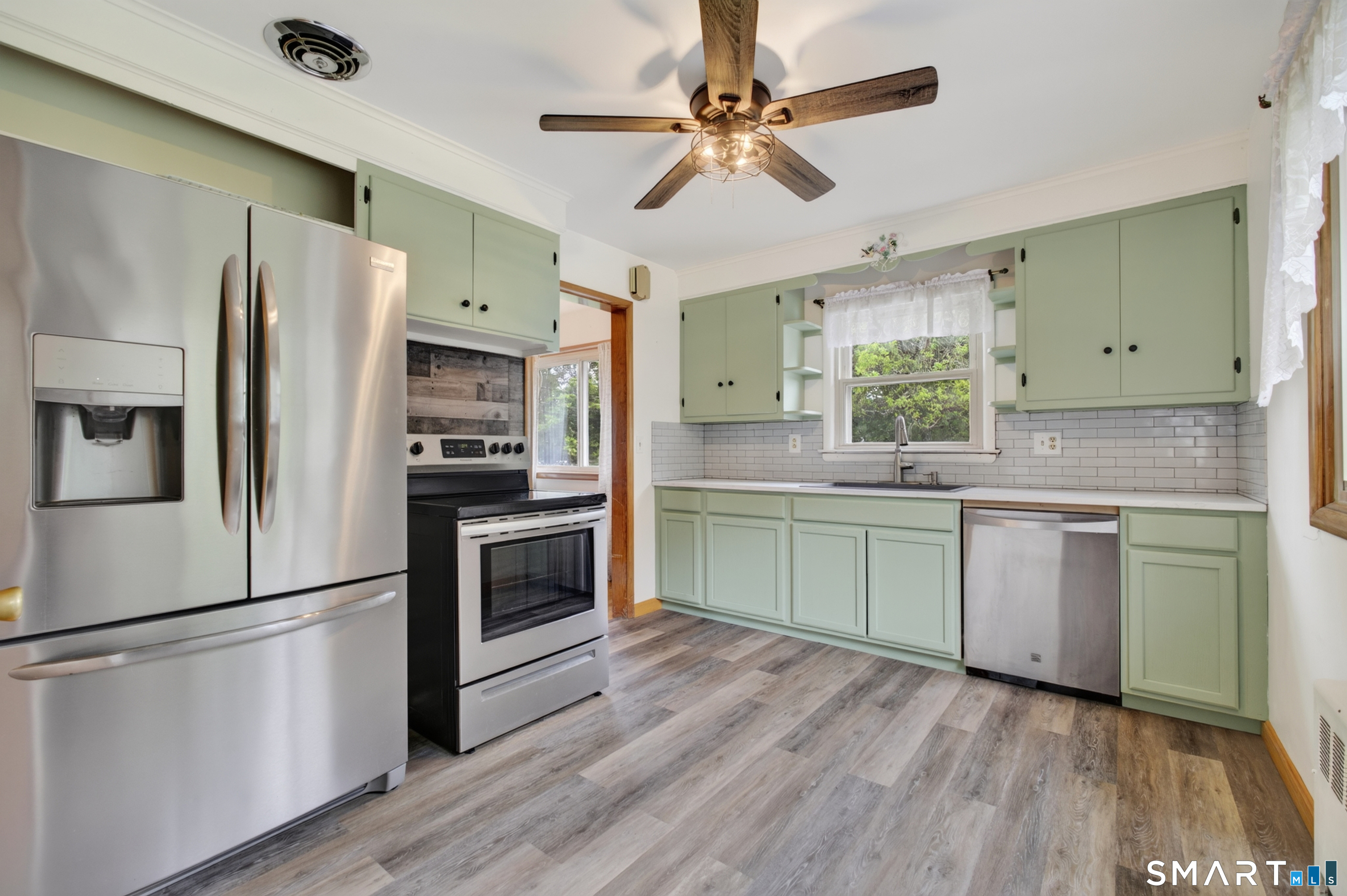 22 Sixth Avenue Waterford CT 06385