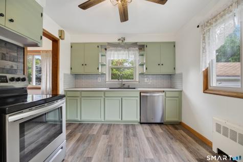 22 Sixth Avenue Waterford CT 06385