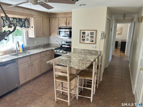 21 Parklawn Circle Waterbury CT 06708