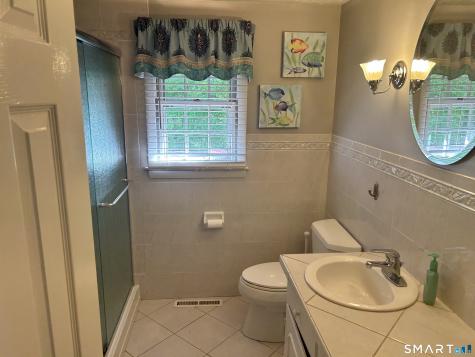 21 Parklawn Circle Waterbury CT 06708