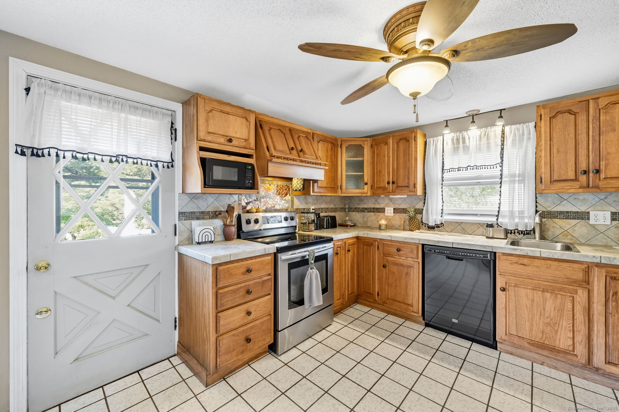 16 Saint Thomas Street Enfield CT 06082